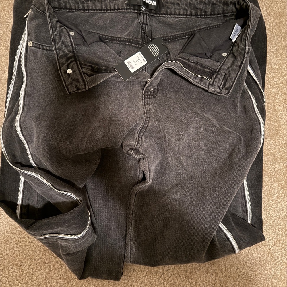 Fashion Nova zip it up jeans Size 9 NWT
